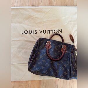 Classic! Timeless! Authentic Louis Vuitton Brown Speedy! With Sleeper Bag!